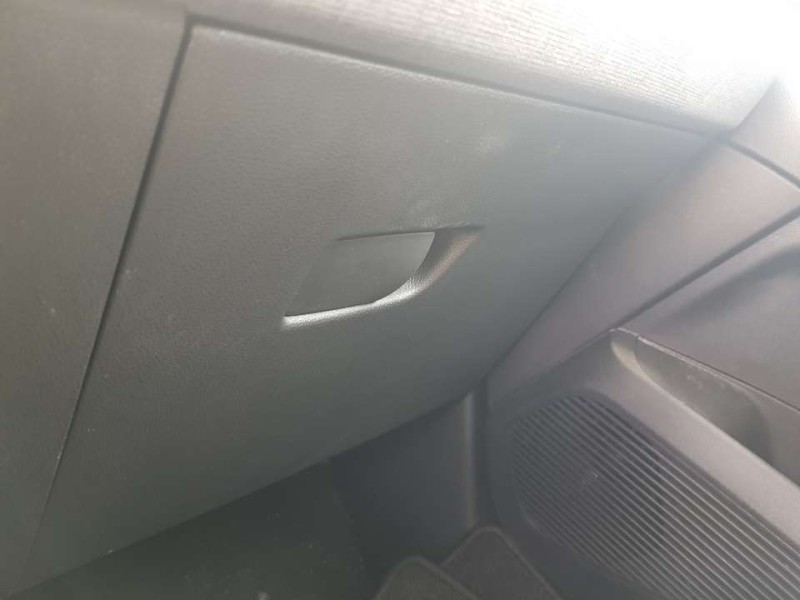 Recambio de guantera para mitsubishi colt 100t motion referencia OEM IAM MQ006973  