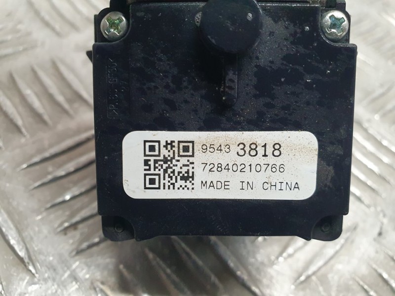 Recambio de mando limpia para opel corsa e color edition referencia OEM IAM 95433818 72840210766 