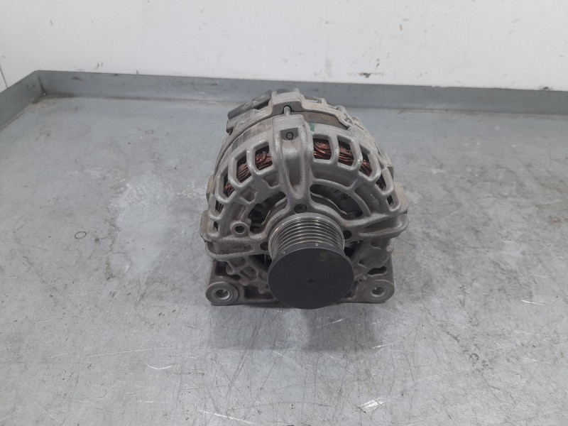 Recambio de alternador para nissan qashqai ii (j11, j11_) 1.2 dig-t referencia OEM IAM 231004BE0B BOSCH F000BL0814