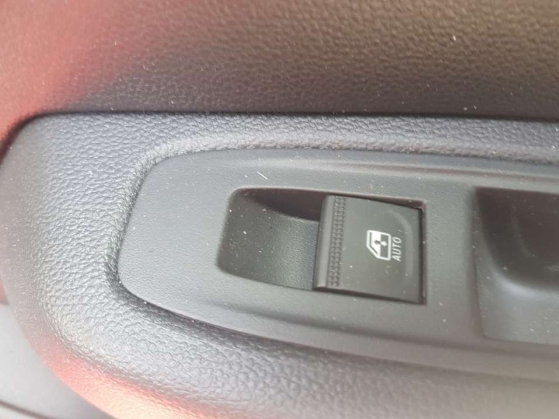 Recambio de mando elevalunas trasero derecho para mitsubishi colt 100t motion referencia OEM IAM MQ000773  