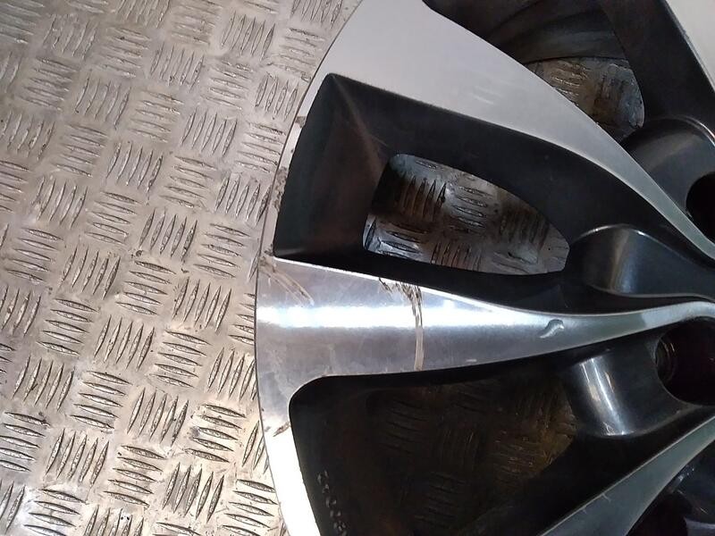 Recambio de juego llantas aluminio para renault talisman executive referencia OEM IAM 6.5X17 5 TORN ET40 ALUMINIO ROZADAS