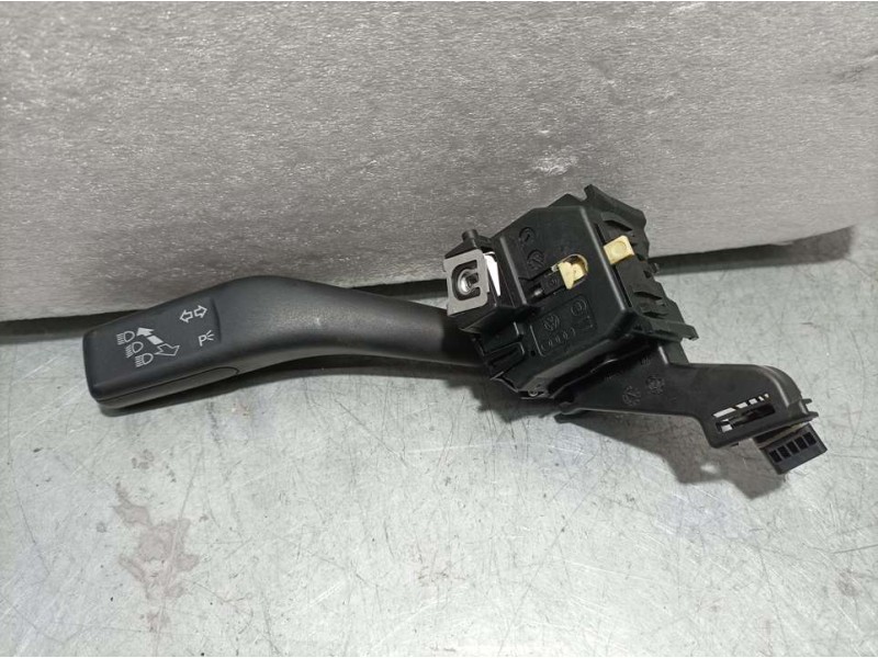 Recambio de mando intermitentes para volkswagen caddy ka/kb (2k) kombi referencia OEM IAM 1K0953513E  