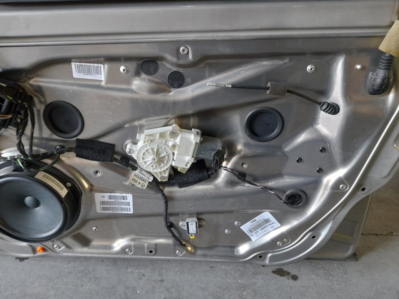 Recambio de elevalunas delantero derecho para mercedes-benz clase c (w204) berlina c 200 kompressor (204.041) referencia OEM IAM