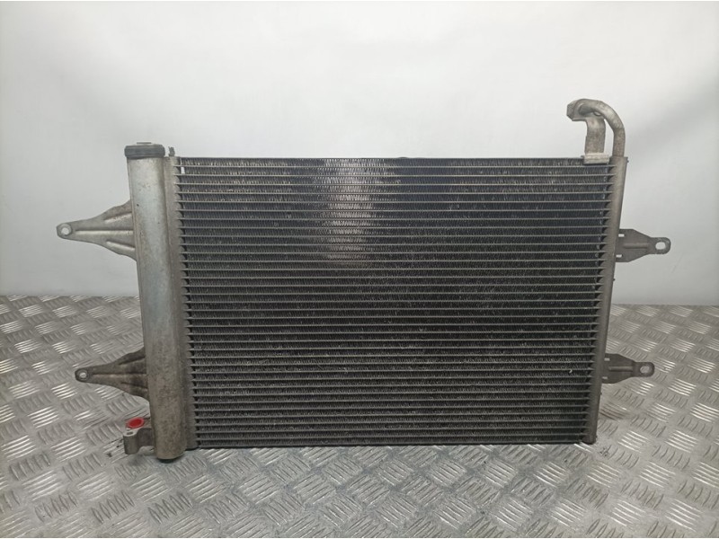 Recambio de condensador / radiador aire acondicionado para volkswagen polo (9n3) advance referencia OEM IAM 6Q0820411K 0160819 B
