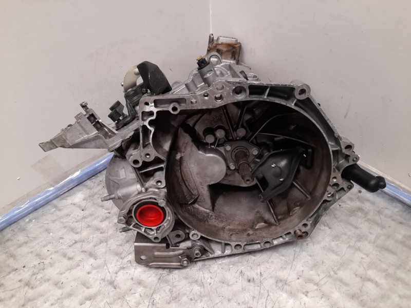 Recambio de caja cambios para peugeot 308 sw access referencia OEM IAM 20ET04 3382732 5VELOCIDADES