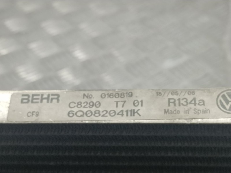 Recambio de condensador / radiador aire acondicionado para volkswagen polo (9n3) advance referencia OEM IAM 6Q0820411K 0160819 B