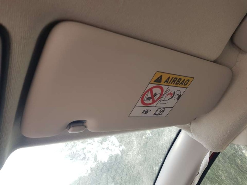 Recambio de parasol derecho para mitsubishi colt 100t motion referencia OEM IAM MQ004244  