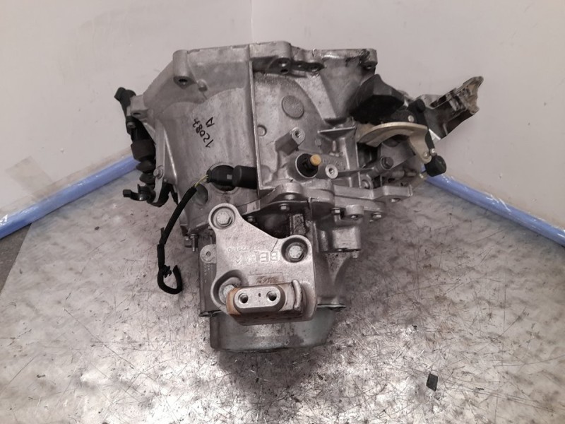 Recambio de caja cambios para peugeot 308 sw access referencia OEM IAM 20ET04 3382732 5VELOCIDADES