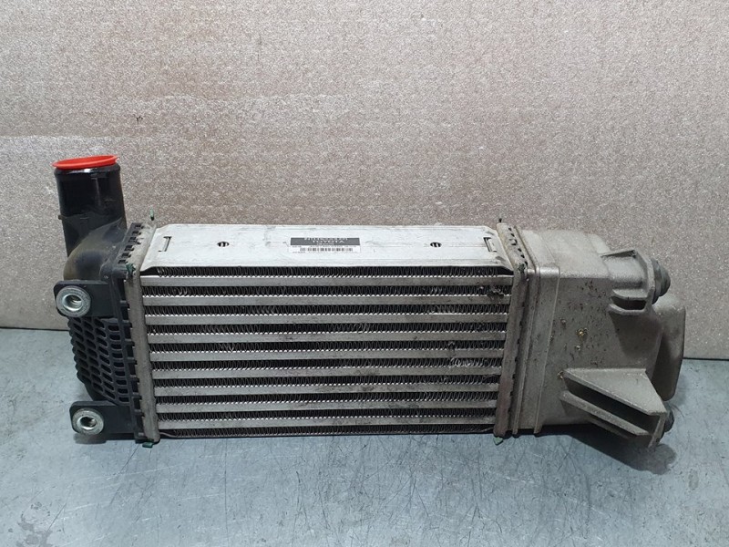 Recambio de intercooler para toyota auris active referencia OEM IAM JD1271005350 8E8451003 