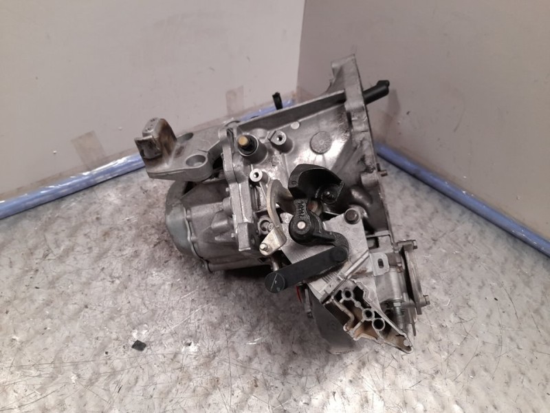 Recambio de caja cambios para peugeot 308 sw access referencia OEM IAM 20ET04 3382732 5VELOCIDADES