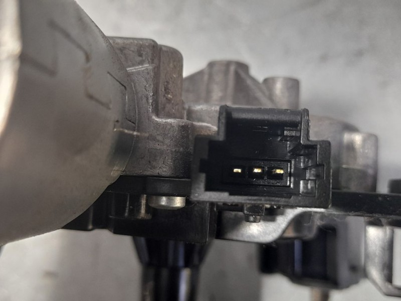 Recambio de motor limpia trasero para peugeot 3008 active referencia OEM IAM 9811259980 0390205008 BOSCH