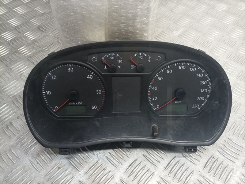 Recambio de cuadro instrumentos para volkswagen polo (9n3) advance referencia OEM IAM 6Q0920823E 110080321009A VDO