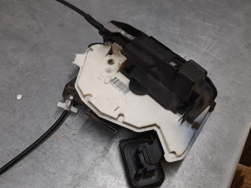 Recambio de cerradura puerta trasera derecha para volkswagen golf vii lim. advance bluemotion referencia OEM IAM 5K4839016Q  7 P