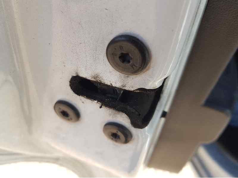 Recambio de cerradura puerta trasera izquierda para dacia sandero essential referencia OEM IAM 825033052R  