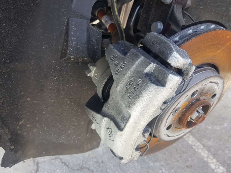 Recambio de pinza freno delantera izquierda para mitsubishi colt 100t motion referencia OEM IAM MQ005242  ATE