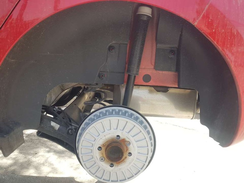 Recambio de plastico pase rueda tras. izq. para mitsubishi colt 100t motion referencia OEM IAM MQ007161  