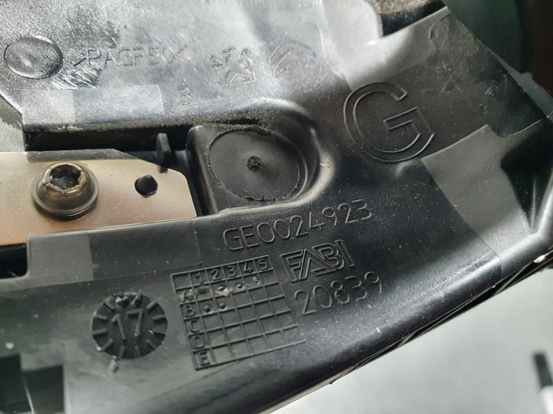 Recambio de maneta exterior trasera izquierda para peugeot 3008 gt line referencia OEM IAM GE0024923  