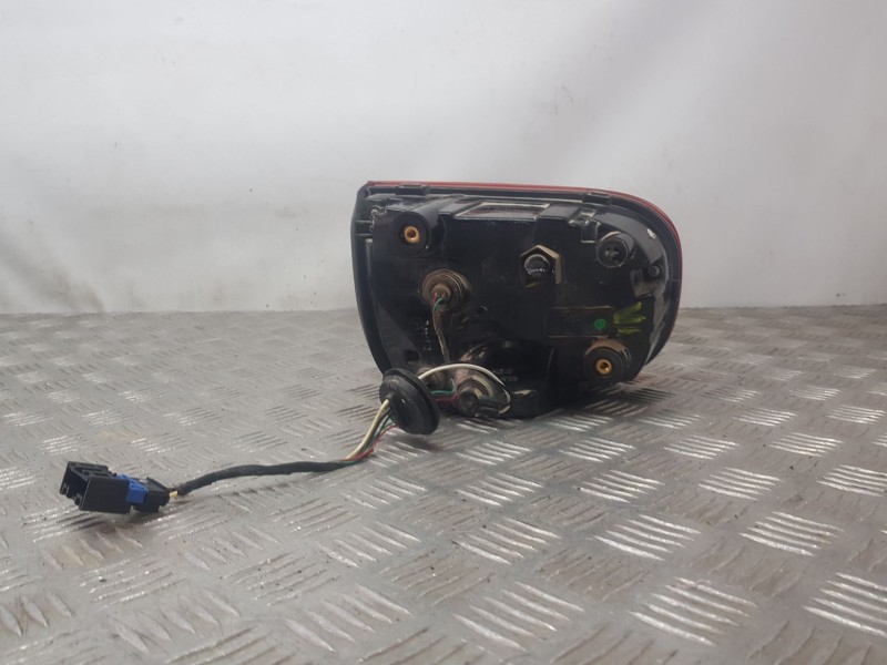 Recambio de piloto trasero derecho interior para citroën c5 aircross (ac_, aj_, ar_, a4_) 1.5 bluehdi 130 (acyhzj, acyhzr) refer