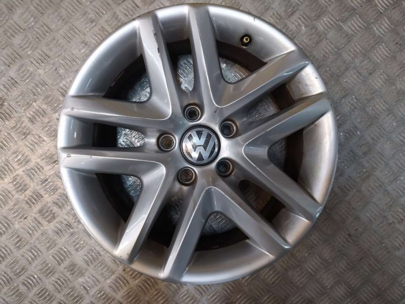 Recambio de juego llantas aluminio para volkswagen tiguan (5n1) advance referencia OEM IAM 65X16 5 TORN ET 33 ALUMINIO 