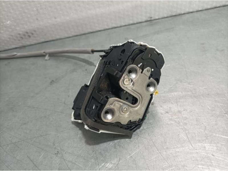 Recambio de cerradura puerta delantera izquierda para mg zs 1.5 vti referencia OEM IAM 10845780  ELECTRICA