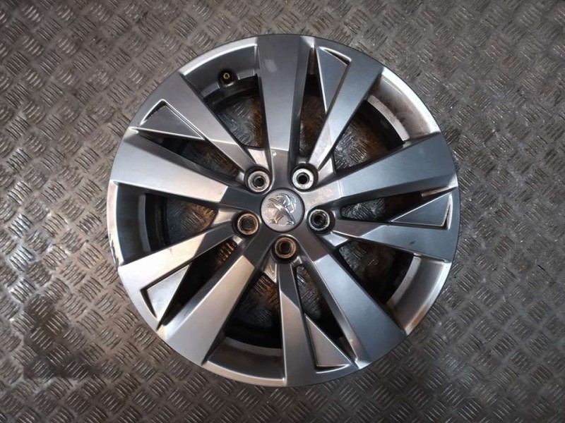 Recambio de juego llantas aluminio para peugeot 3008 active referencia OEM IAM 7X17 5 TORN ET 42 ALUMINIO 