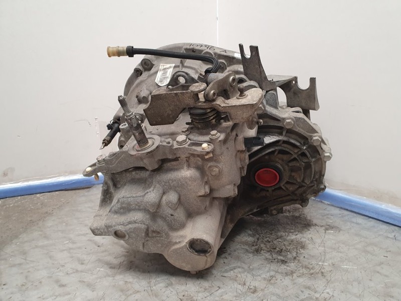 Recambio de caja cambios para renault megane ii berlina 3p gt referencia OEM IAM ND0009 A000871 6VELOCIDADES