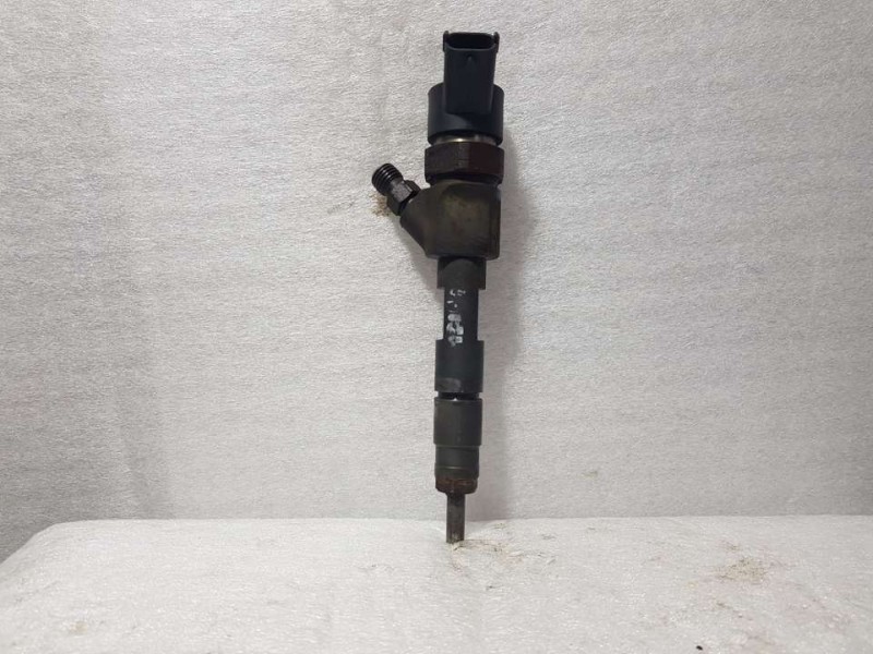 Recambio de inyector para renault megane ii berlina 3p confort dynamique referencia OEM IAM 8200100272 0445110110B BOSCH