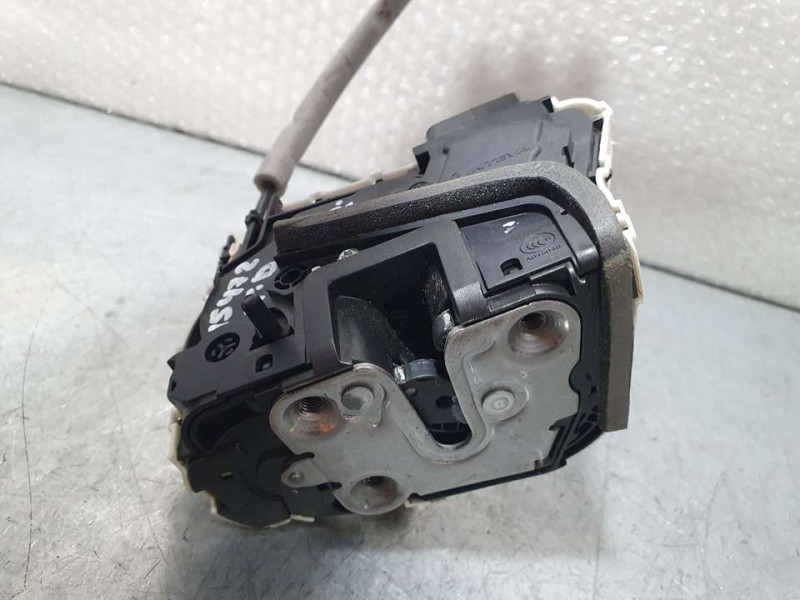 Recambio de cerradura puerta trasera derecha para mg zs 1.5 vti referencia OEM IAM 10845783  4 PINES