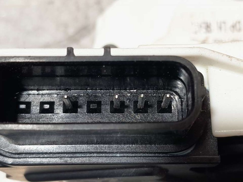 Recambio de cerradura puerta trasera izquierda para mg zs 1.5 vti referencia OEM IAM 10845782  4 PINES