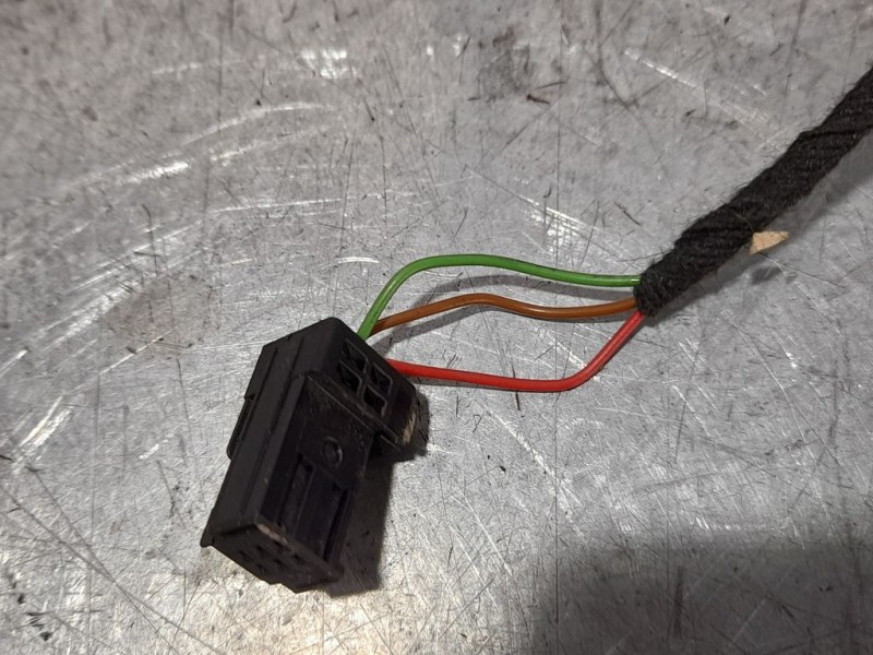 Recambio de retrovisor izquierdo para citroën c4 berlina collection referencia OEM IAM 8149YP  ELCTRONICO 3 Y 2 CABLES