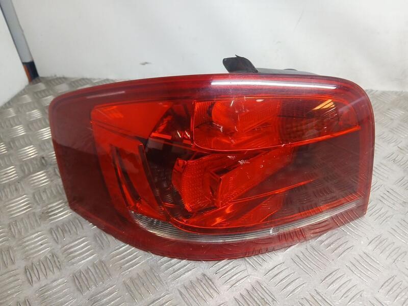 Recambio de piloto trasero izquierdo para audi a3 (8p) 2.0 tdi s line (103kw) referencia OEM IAM 8P3945095 TOCADO 