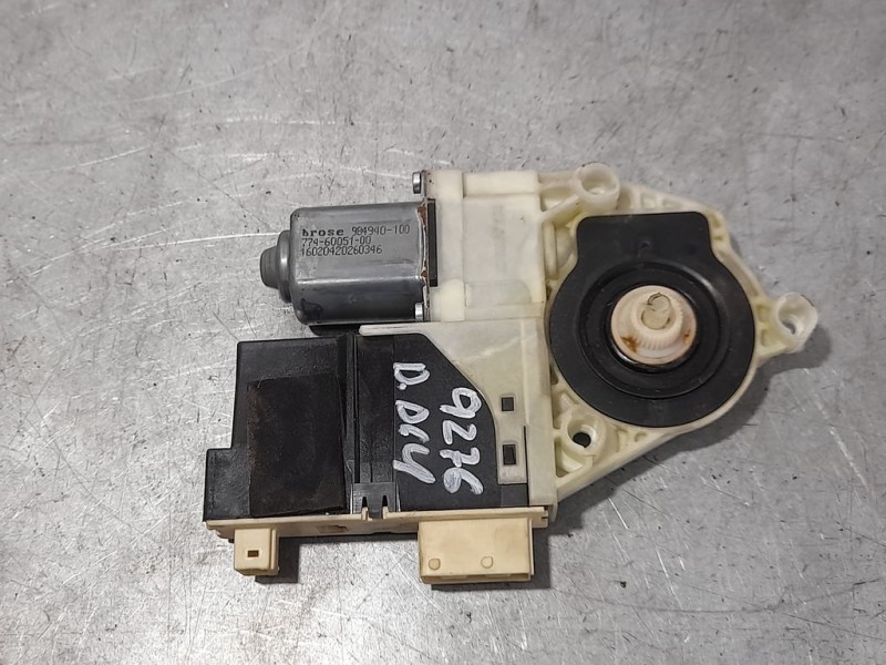 Recambio de motor elevalunas delantero derecho para citroën c4 berlina exclusive referencia OEM IAM 9681574880 964876100 BROSE