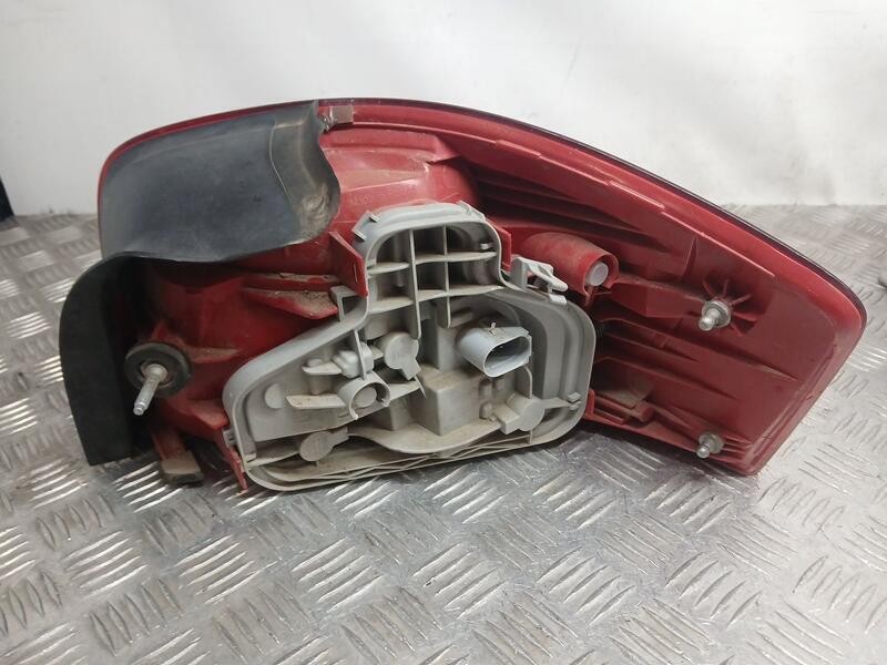 Recambio de piloto trasero izquierdo para audi a3 (8p) 2.0 tdi s line (103kw) referencia OEM IAM 8P3945095 TOCADO 