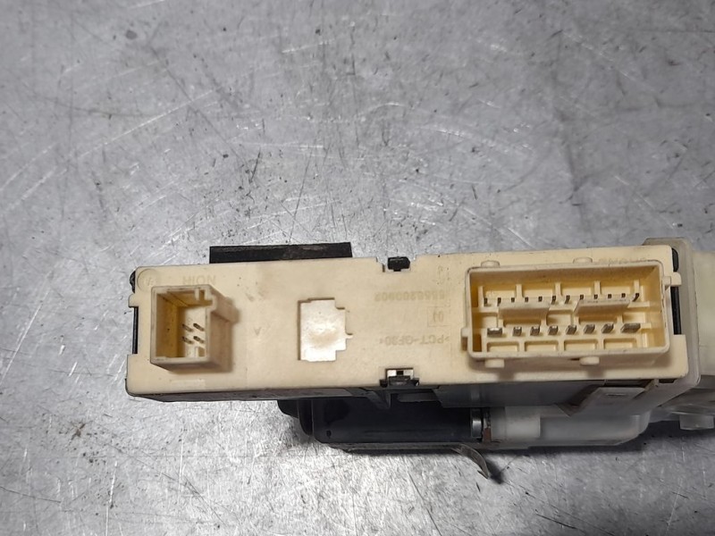 Recambio de motor elevalunas delantero derecho para citroën c4 berlina exclusive referencia OEM IAM 9681574880 964876100 BROSE