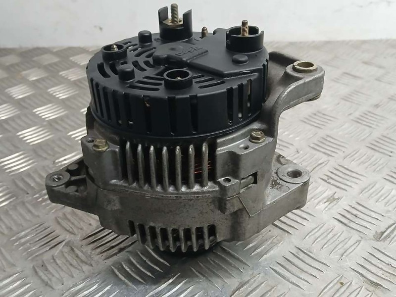 Recambio de alternador para renault megane i berlina hatchback (ba0) 1.6e rn referencia OEM IAM 7700424583 2541984R VALEO