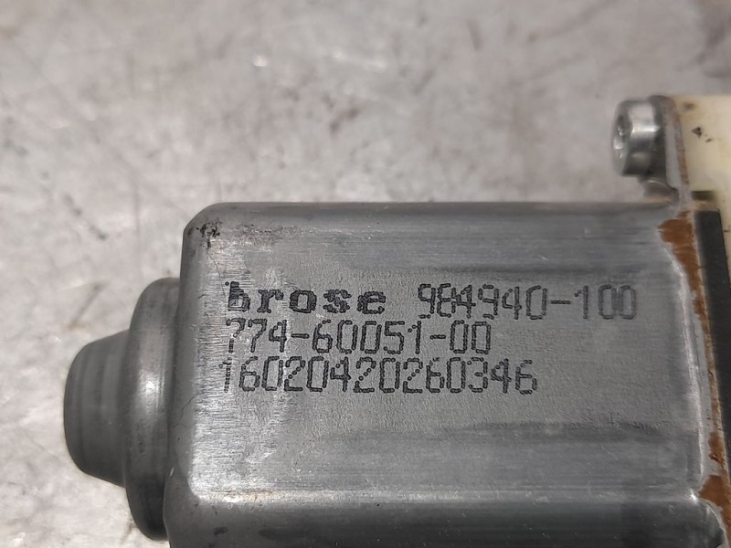 Recambio de motor elevalunas delantero derecho para citroën c4 berlina exclusive referencia OEM IAM 9681574880 964876100 BROSE