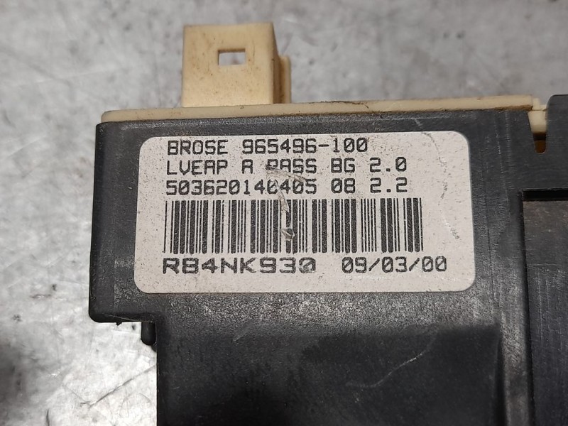 Recambio de motor elevalunas delantero derecho para citroën c4 berlina exclusive referencia OEM IAM 9681574880 964876100 BROSE