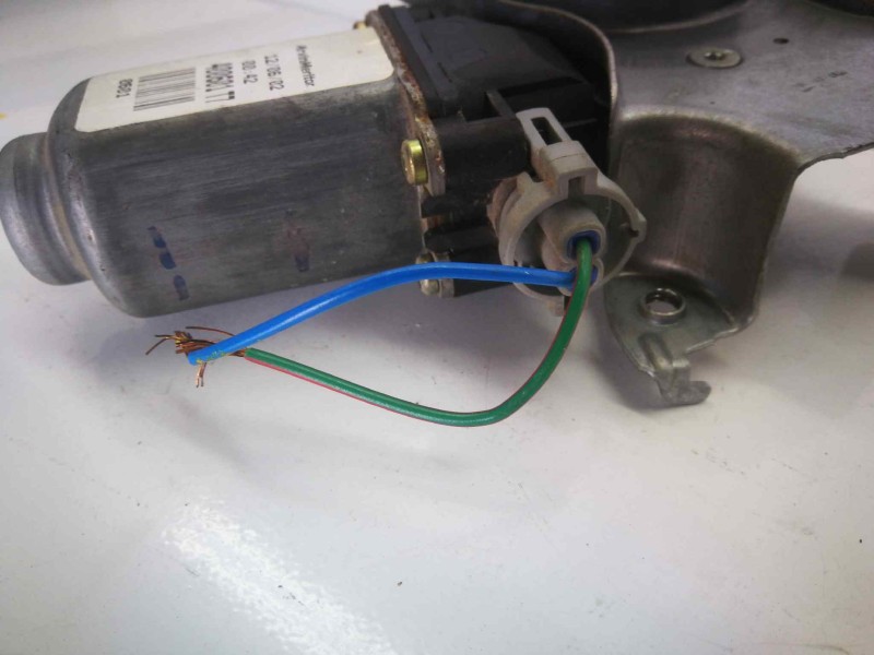 Recambio de elevalunas delantero izquierdo para nissan almera (n16/e) 2.2 16v turbodiesel cat referencia OEM IAM 400601T7 400601