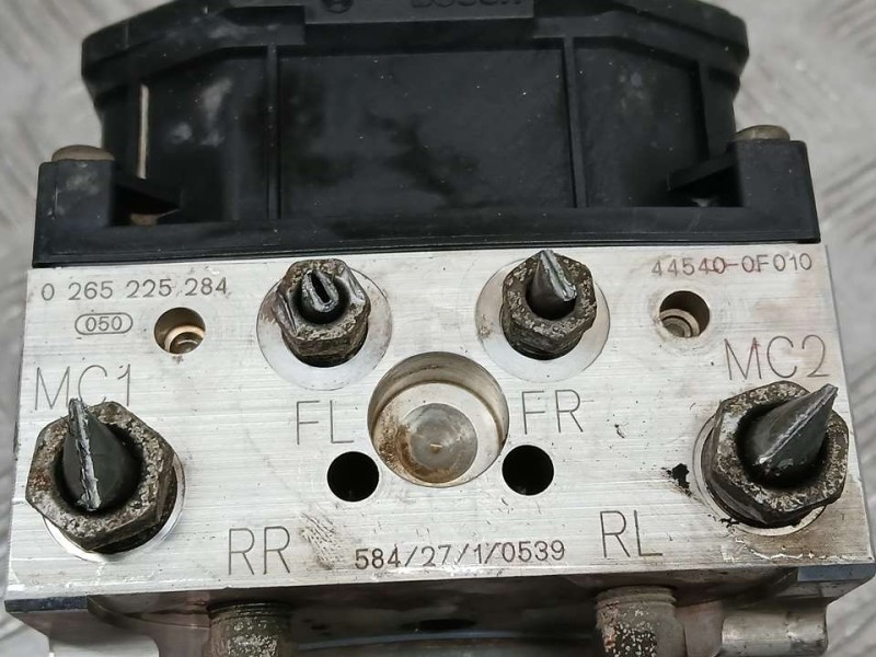 Recambio de abs para toyota corolla verso (r1) 1.8 luna referencia OEM IAM 440540F010 0265225284 BOSCH