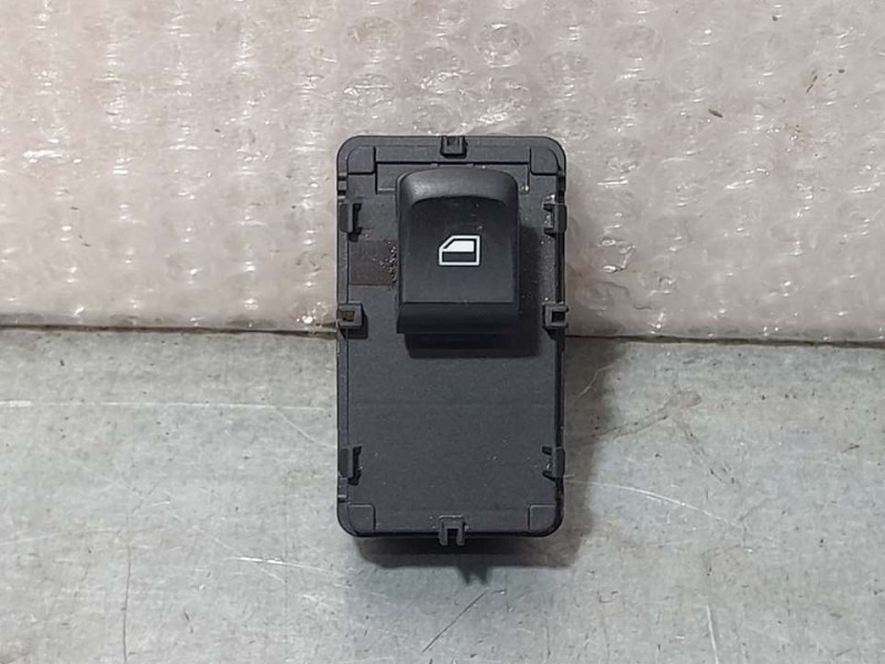 Recambio de mando elevalunas delantero derecho para mg zs 1.5 vti referencia OEM IAM 10470989  