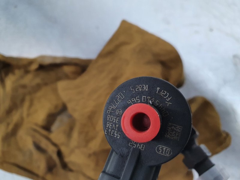 Recambio de inyector para citroën c3 1.6 blue-hdi fap referencia OEM IAM 027766 0445110566 BOSCH