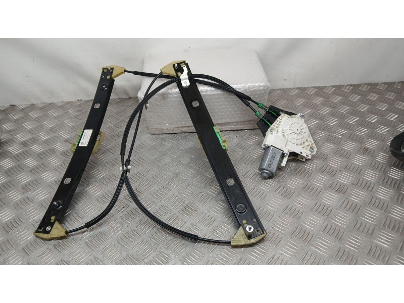 Recambio de elevalunas delantero izquierdo para audi a1 sportback (8xa, 8xf) 1.6 tdi referencia OEM IAM 8X4837461 BROSE 2 PINS E