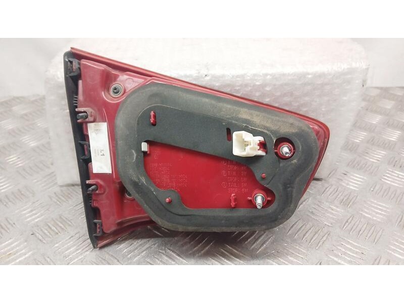 Recambio de piloto trasero derecho interior para kia sportage x-tech 4x2 referencia OEM IAM 924063W610 TOCADO VER FOTO 