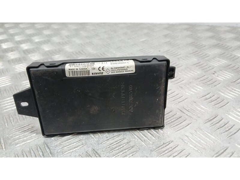 Recambio de modulo electronico para dacia duster ambiance 4x4 referencia OEM IAM 8201068829  A180126007C