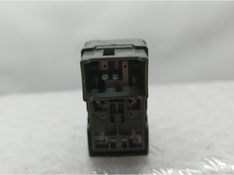 Recambio de mando elevalunas delantero derecho para chevrolet lacetti sx referencia OEM IAM 821W04790  