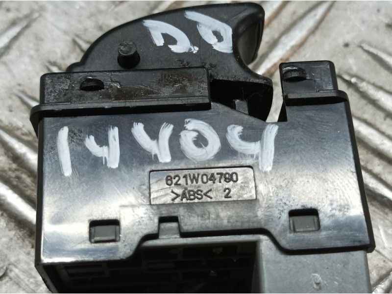 Recambio de mando elevalunas delantero derecho para chevrolet lacetti sx referencia OEM IAM 821W04790  