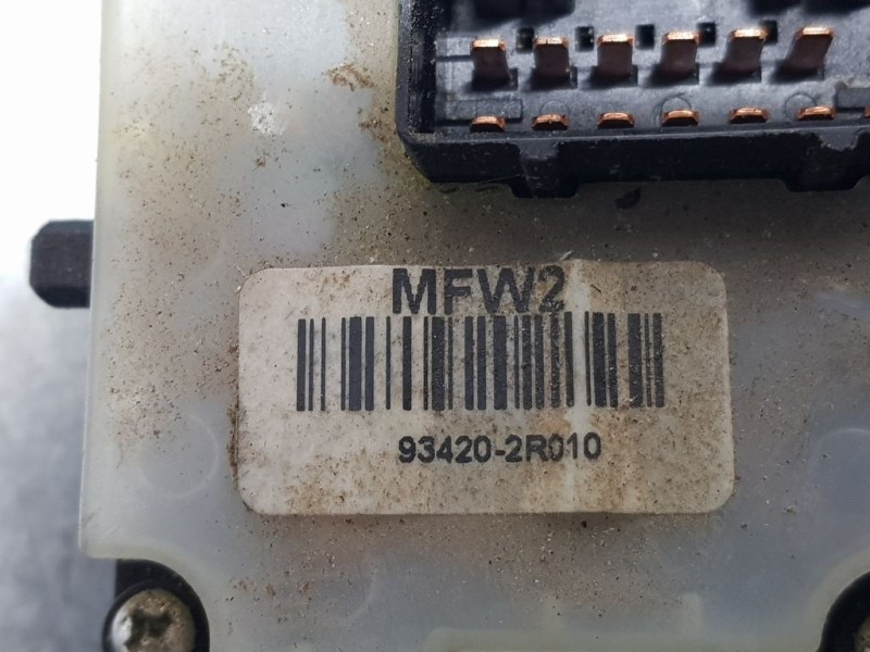 Recambio de mando limpia para hyundai i30cw classic referencia OEM IAM 934202R010  