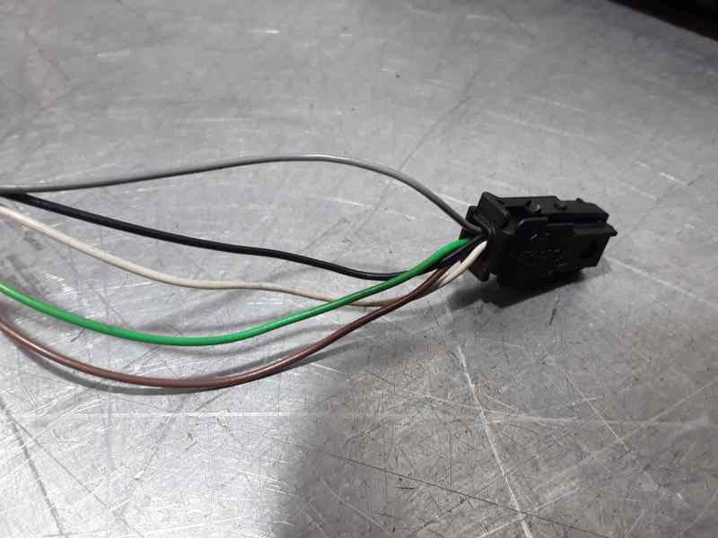 Recambio de retrovisor izquierdo para peugeot 307 (s1) xr referencia OEM IAM  5 CABLES ELECTRICO