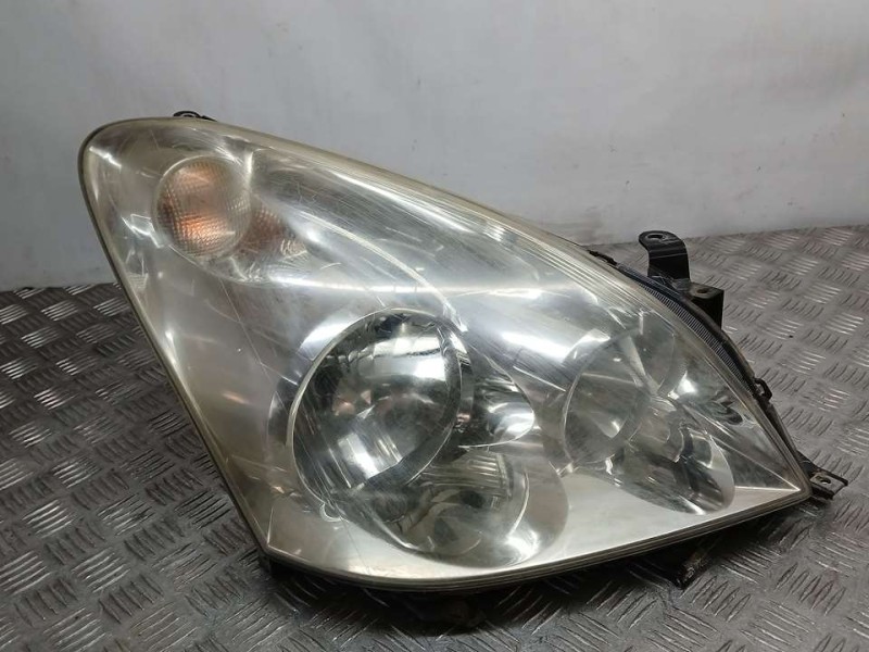 Recambio de faro derecho para toyota corolla verso (r1) 1.8 luna referencia OEM IAM 811300F010  PULIR