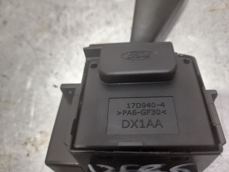 Recambio de mando intermitentes para ford kuga (cbv) trend referencia OEM IAM 17D9404  
